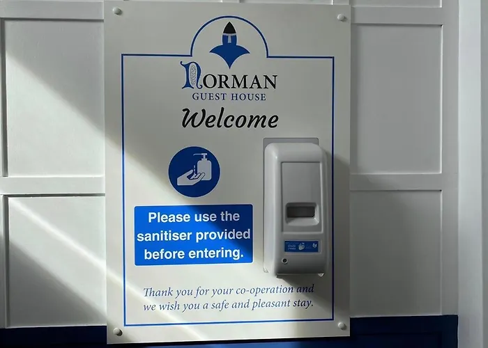 Norman With Free Parking ウィットビー