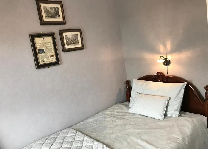 Norman With Free Parking ウィットビー