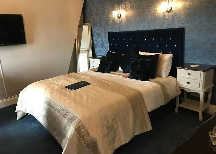 ゲストハウス Norman With Free Parking 4*