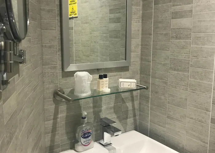 Norman With Free Parking ゲストハウス