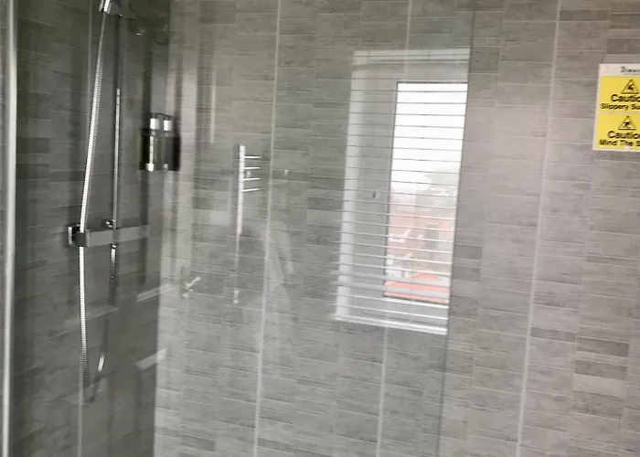 ゲストハウス Norman With Free Parking