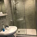 Norman With Free Parking 4* Γουίτμπι