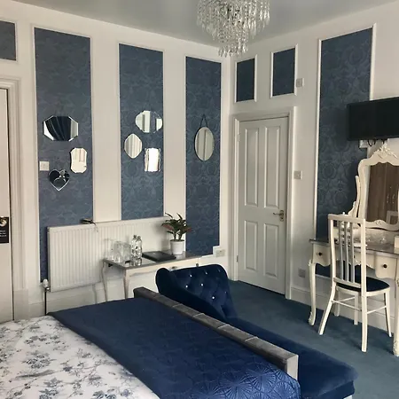 Norman With Free Parking Pensionat 4*